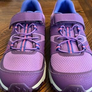 MERRELL BERRY TRAIL WASHABLE SNEAKERS. NWOT. KIDS SIZE 5/ WOMENS SIZE 6.5.